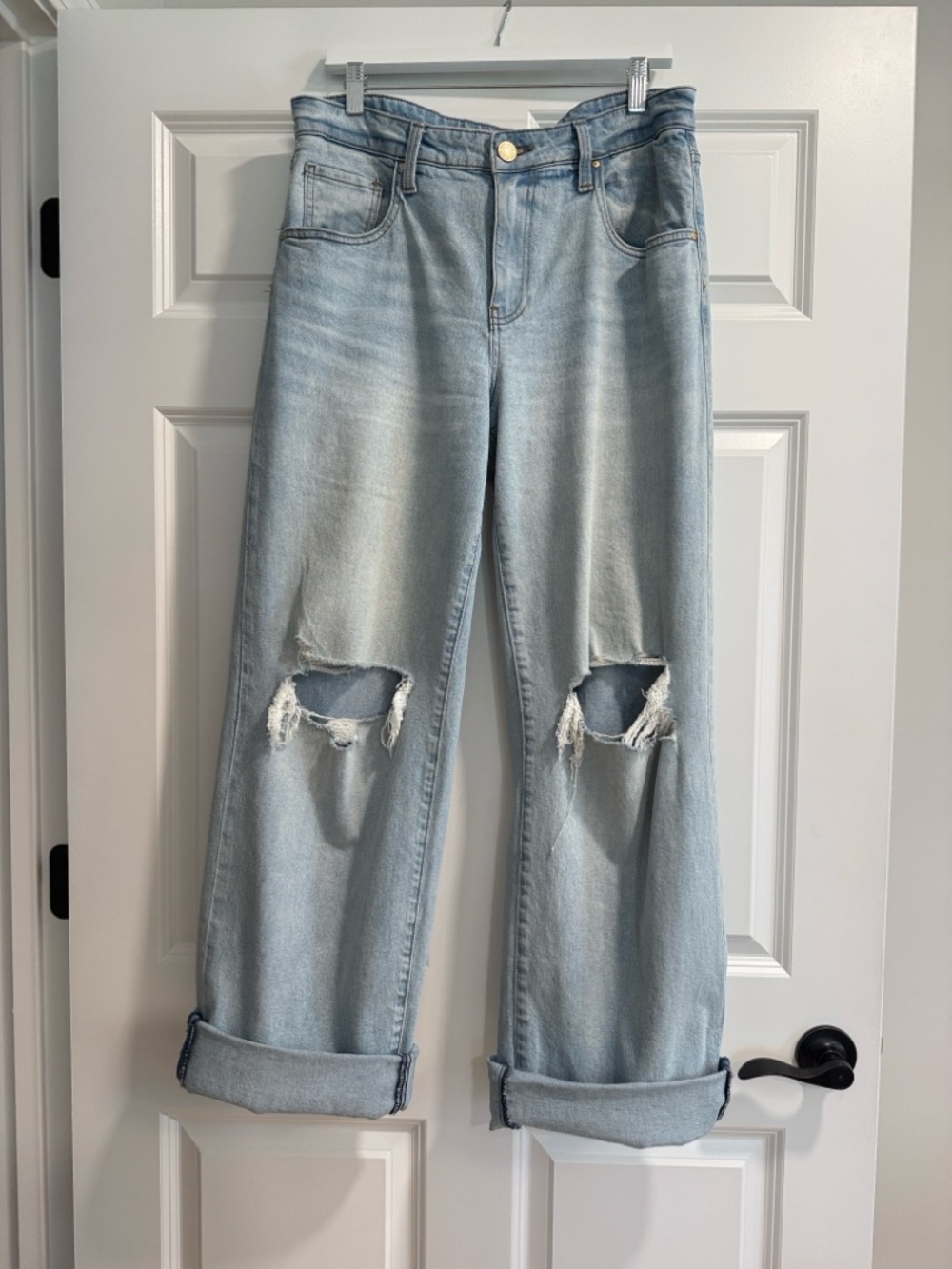 Kut from the Kloth Light Blue Distressed Boyfriend Jeans